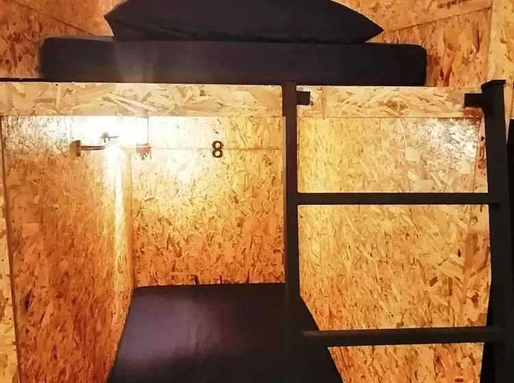 Roen 79  Hostel