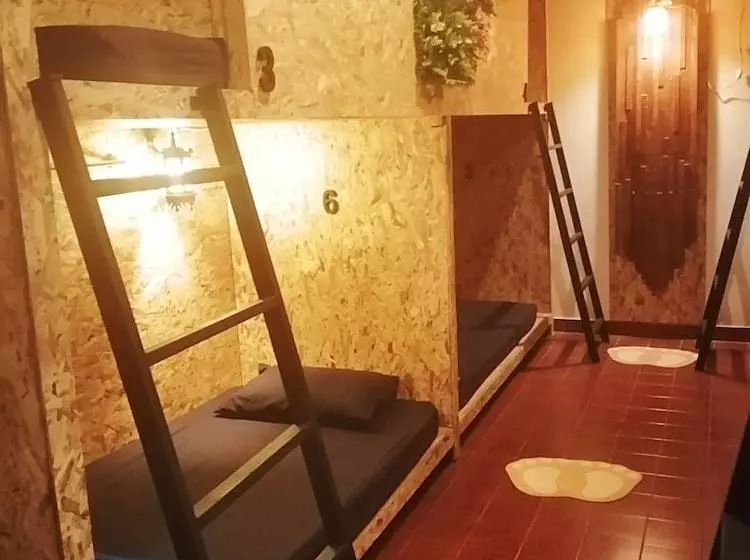 Roen 79  Hostel