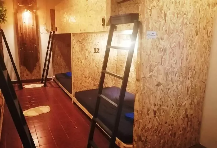 Roen 79  Hostel