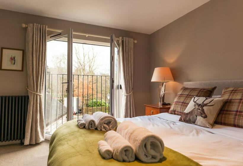 مسافرخانه The Manor At Abberley