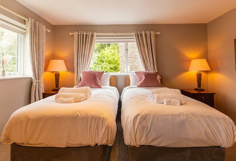 مسافرخانه The Manor At Abberley