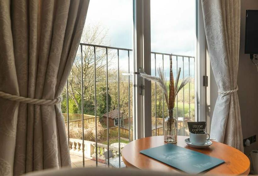 مسافرخانه The Manor At Abberley