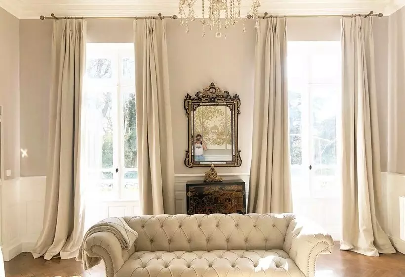 ベッドアンドブレックファースト Château De Thuriés