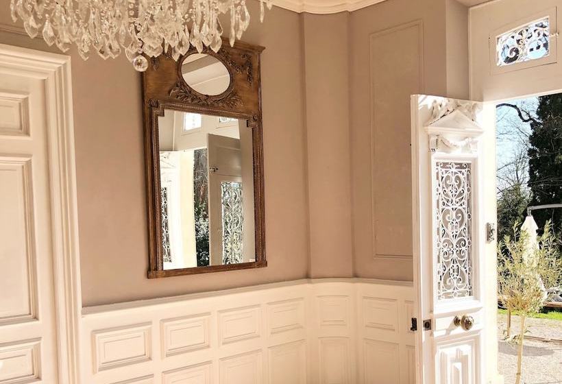 مبيت وإفطار Château De Thuriés