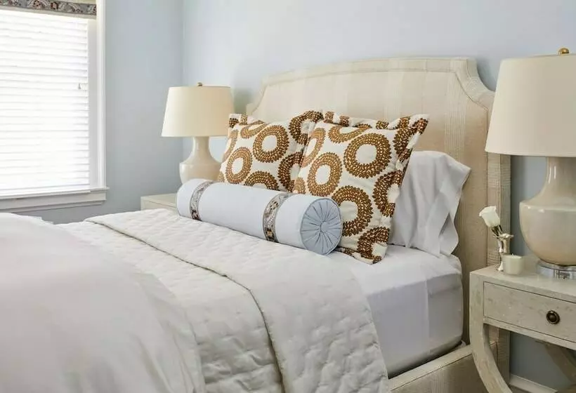 تختخواب و صبحانه The Smith Steiner