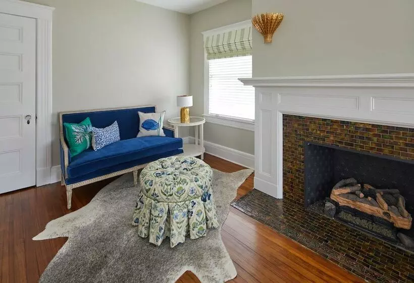 تختخواب و صبحانه The Smith Steiner