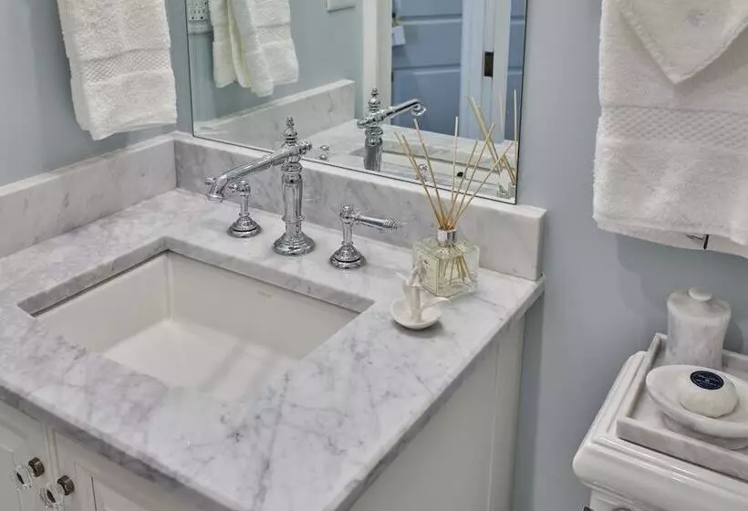 تختخواب و صبحانه The Smith Steiner