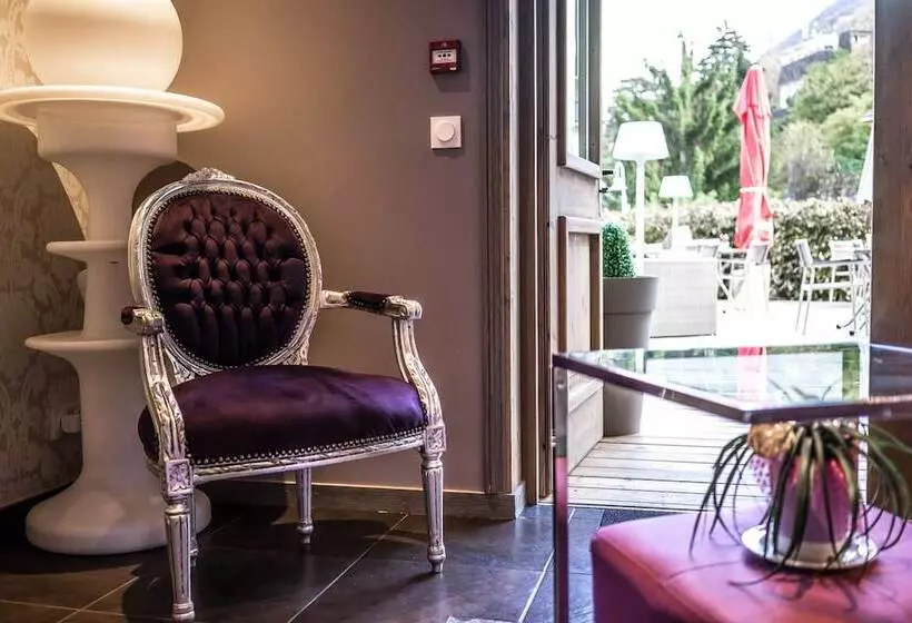 ホテル Altis Val Vert