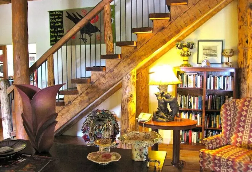 Hotelli Bear Mountain Lodge