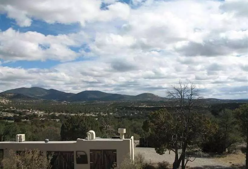 Hotelli Bear Mountain Lodge