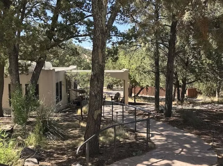 Hotelli Bear Mountain Lodge