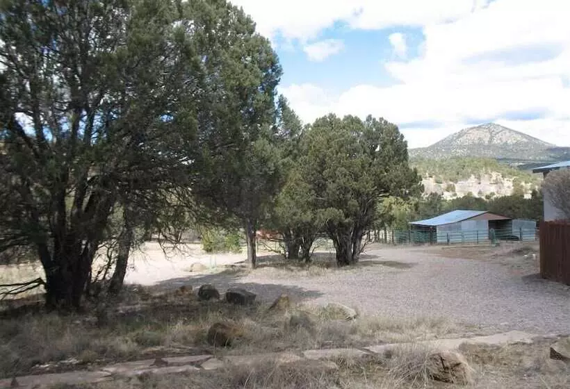 Hotelli Bear Mountain Lodge