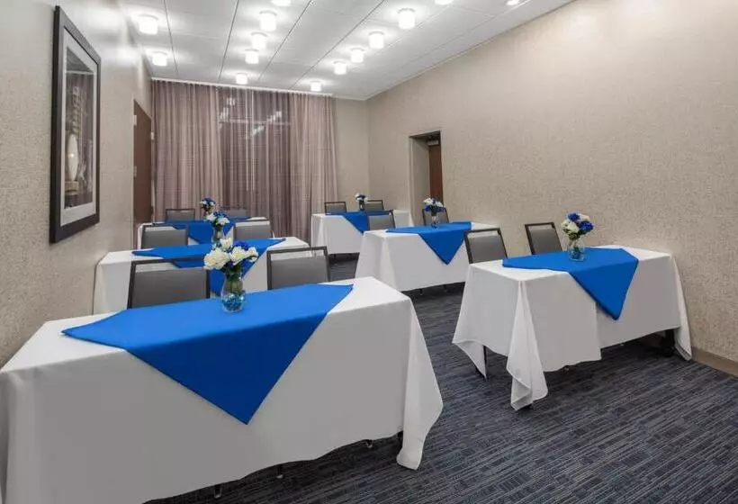 Hotelli Holiday Inn Express & Suites   Chico, An Ihg