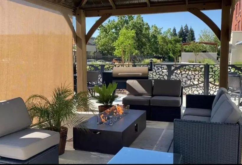 Hotelli Holiday Inn Express & Suites   Chico, An Ihg