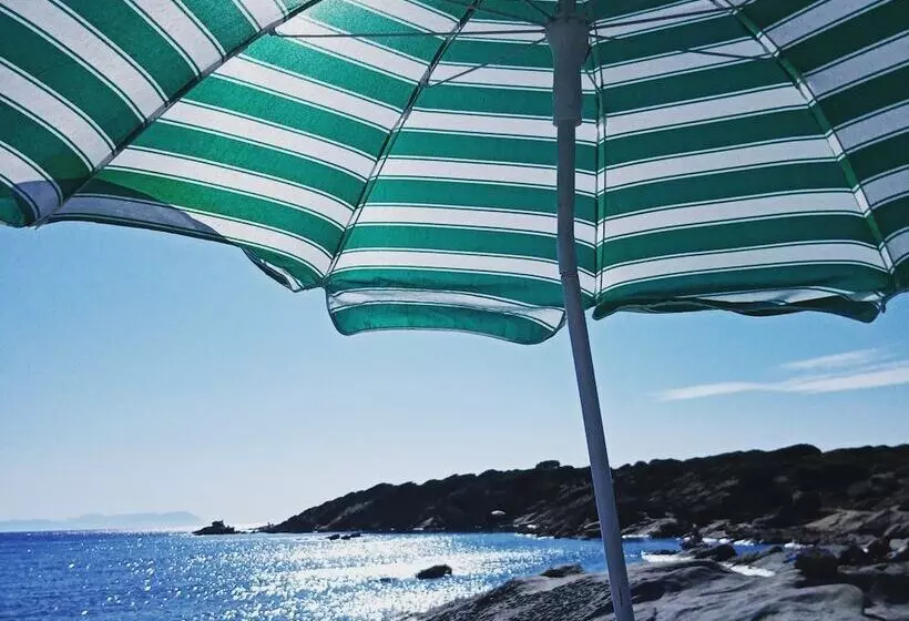 ホテル Maidos Suites