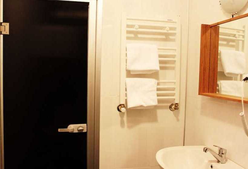 فندق Maidos Suites