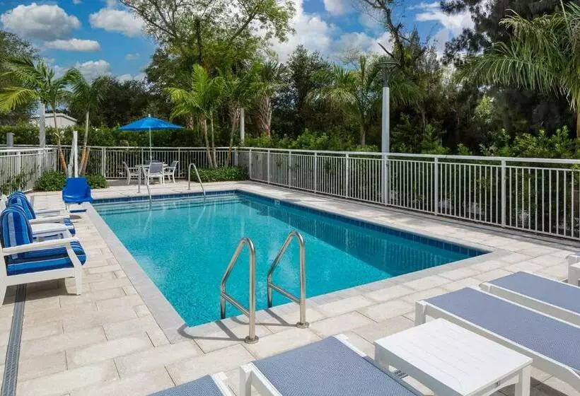 Hotelli Star Suites   A Vero Beach