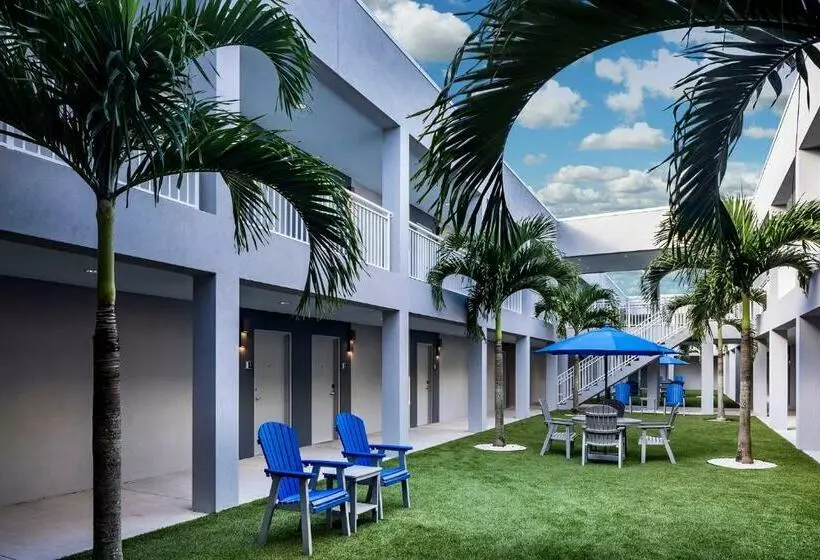 Hotelli Star Suites   A Vero Beach