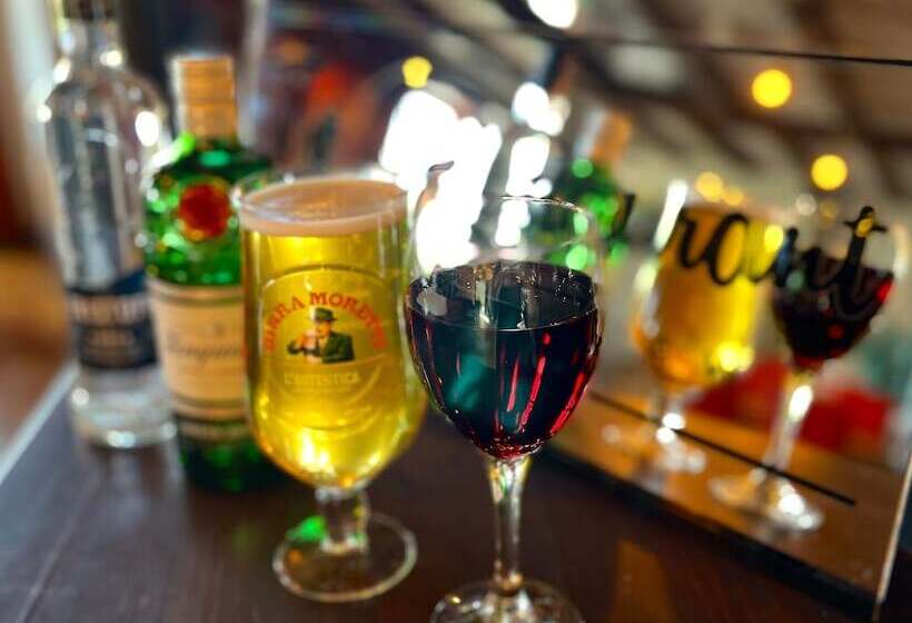 בית מלון כפרי The Renishaw