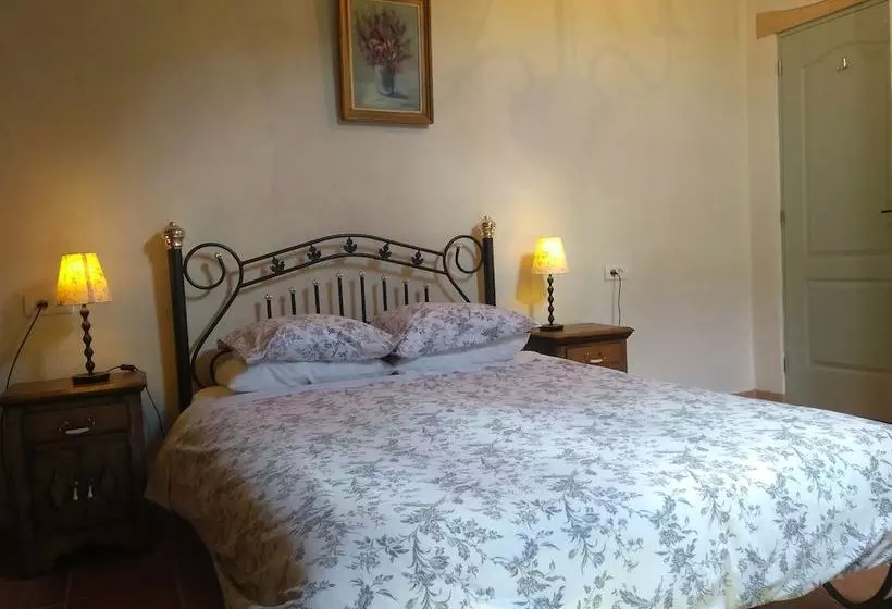 Le Domaine Du Chasselas B&b
