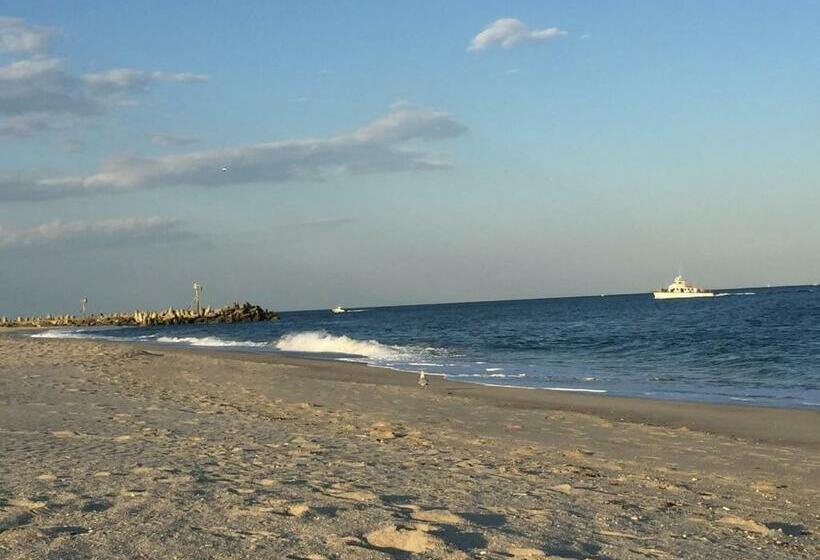 Motel Sand Pebble Motor Lodge