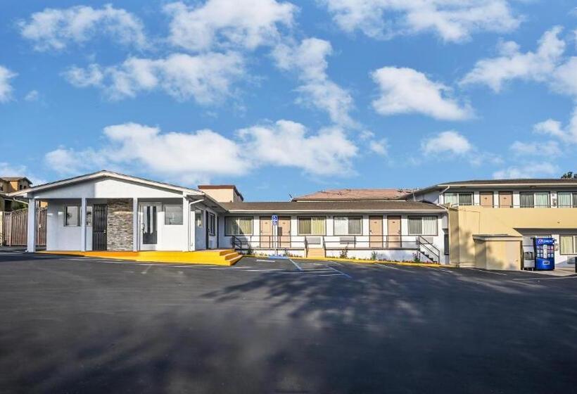 モーテル Sea Rock Inn  Long Beach