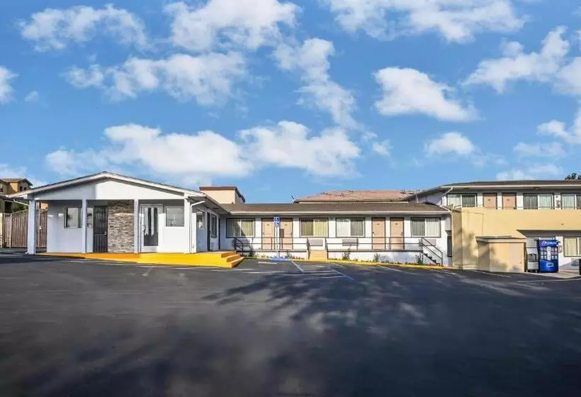 モーテル Sea Rock Inn  Long Beach