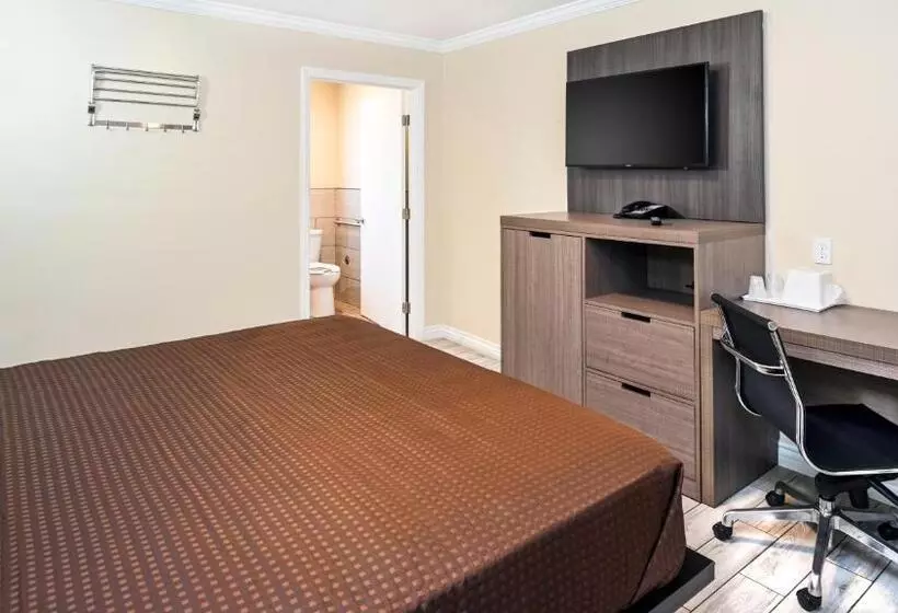 モーテル Sea Rock Inn  Long Beach