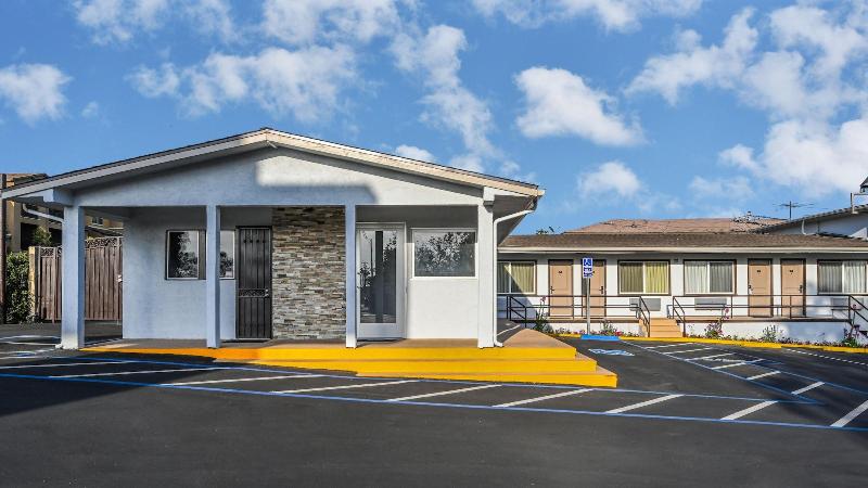 モーテル Sea Rock Inn  Long Beach