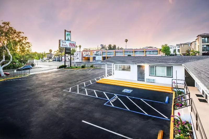 モーテル Sea Rock Inn  Long Beach