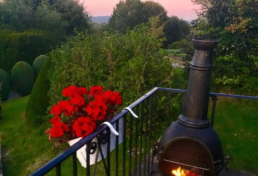 Aamiaismajoitus (B&B) Ranmore Rise Retreat In The Surrey Hills