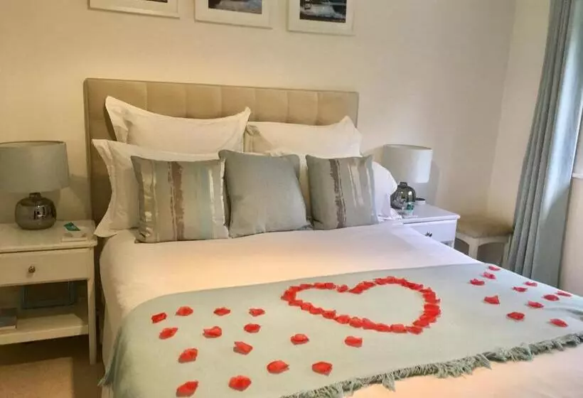 Aamiaismajoitus (B&B) Ranmore Rise Retreat In The Surrey Hills