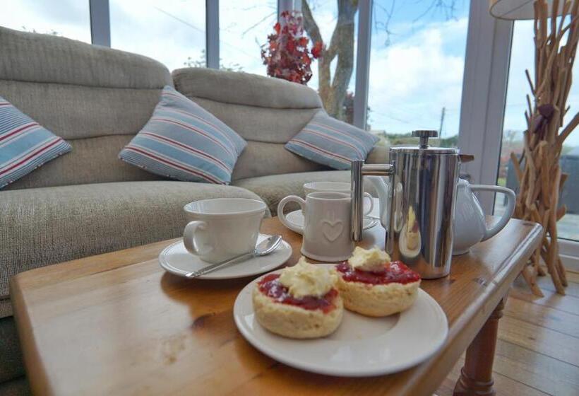 مبيت وإفطار The Old Coach House