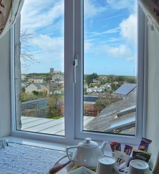 민박 The Old Coach House