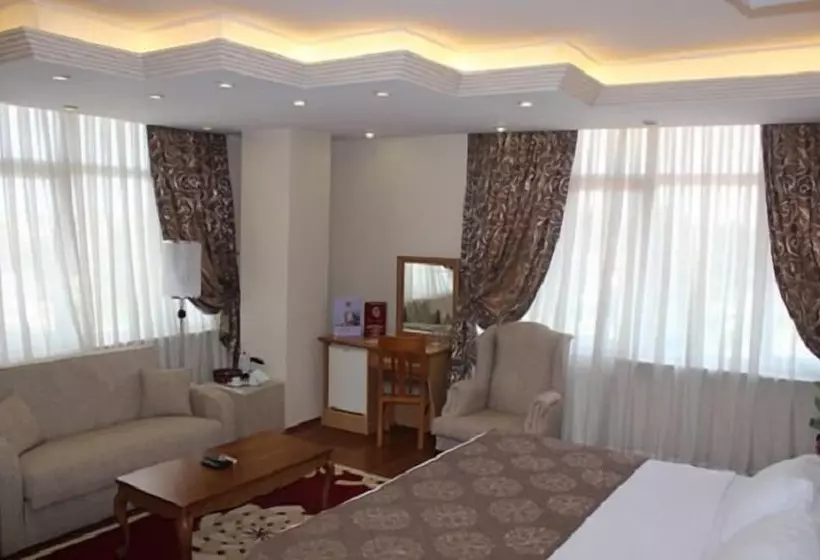 Grand Hotel Tesk