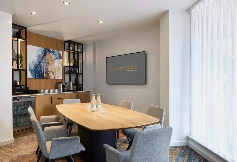 هتل Courtyard By Marriott Oxford City Centre