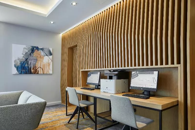 هتل Courtyard By Marriott Oxford City Centre