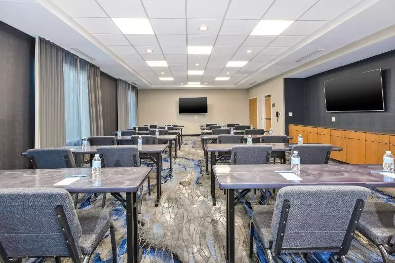 ホテル Fairfield Inn & Suites By Marriott Cincinnati Airport South/florence