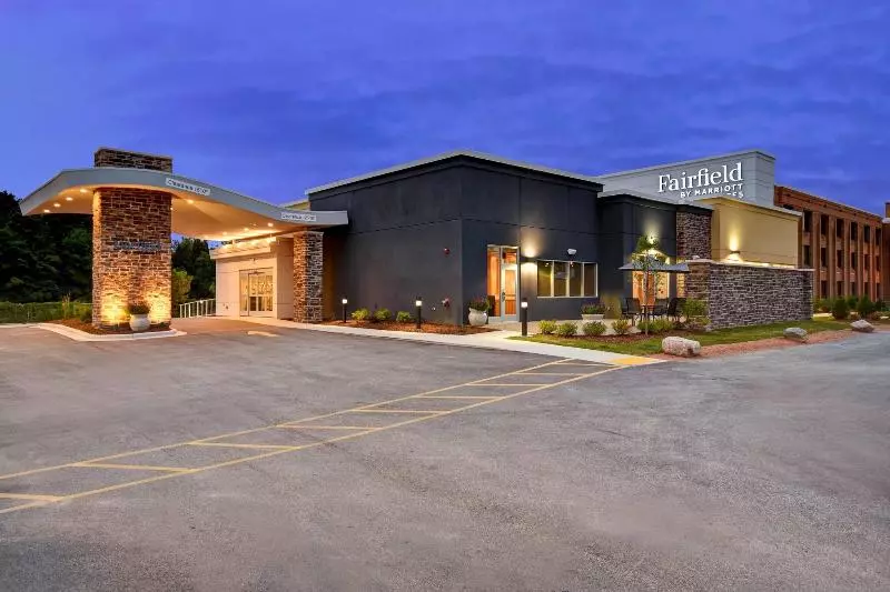 ホテル Fairfield Inn & Suites By Marriott Milwaukee North