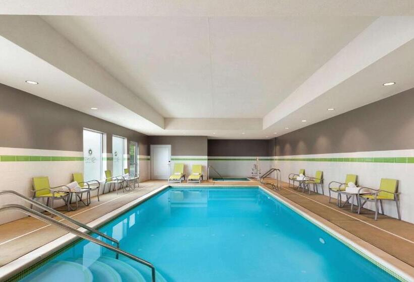 호텔 La Quinta Inn & Suites By Wyndham Burlington