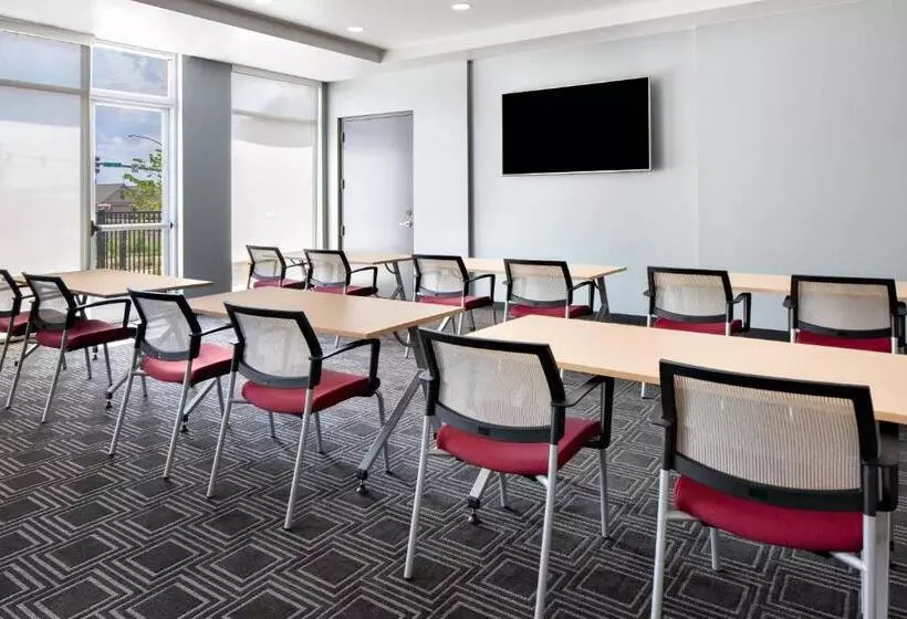 Hotelli Towneplace Suites By Marriott Loveland Fort Collins