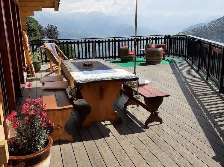 Aamiaismajoitus (B&B) Chalet La Rose Des Vents