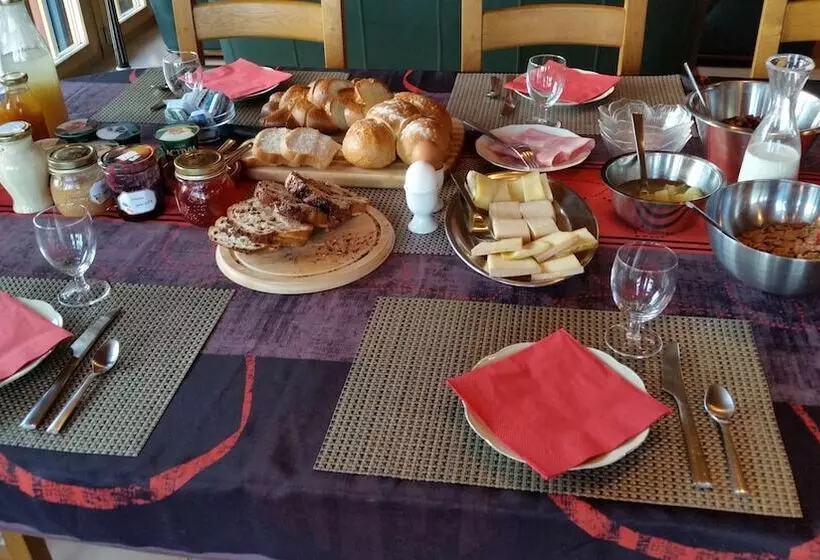 Aamiaismajoitus (B&B) Chalet La Rose Des Vents