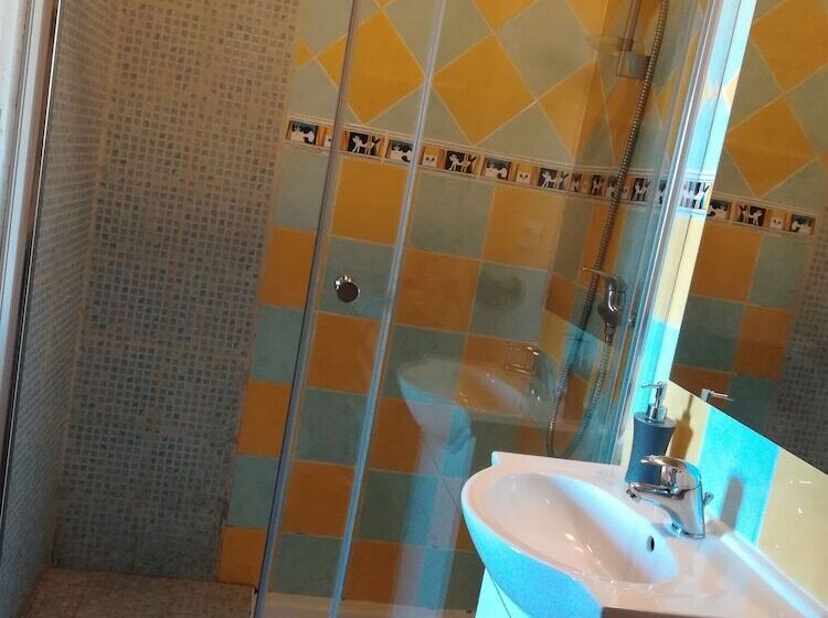 تختخواب و صبحانه La Dordine Chambres D Hôtes