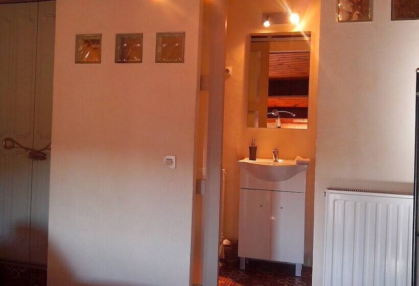 تختخواب و صبحانه La Dordine Chambres D Hôtes