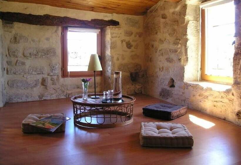 تختخواب و صبحانه La Dordine Chambres D Hôtes