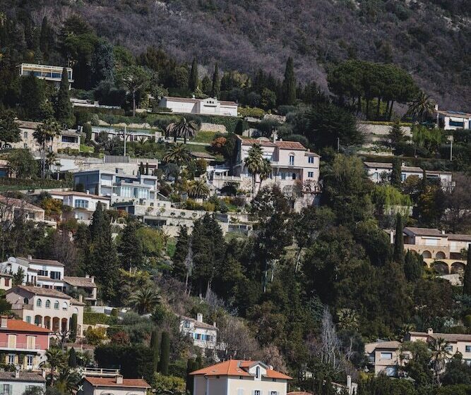 مبيت وإفطار La Maison Du Frene