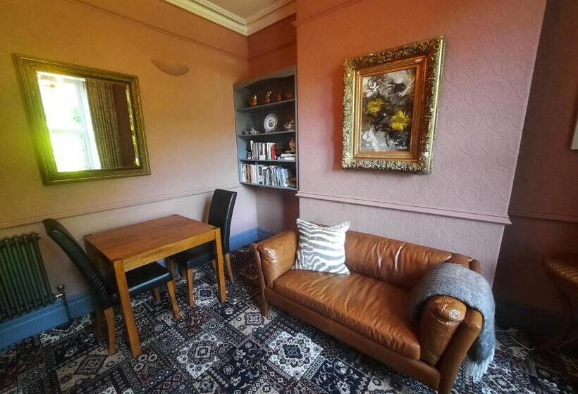 민박 Mary S Court Guest House Mairlys