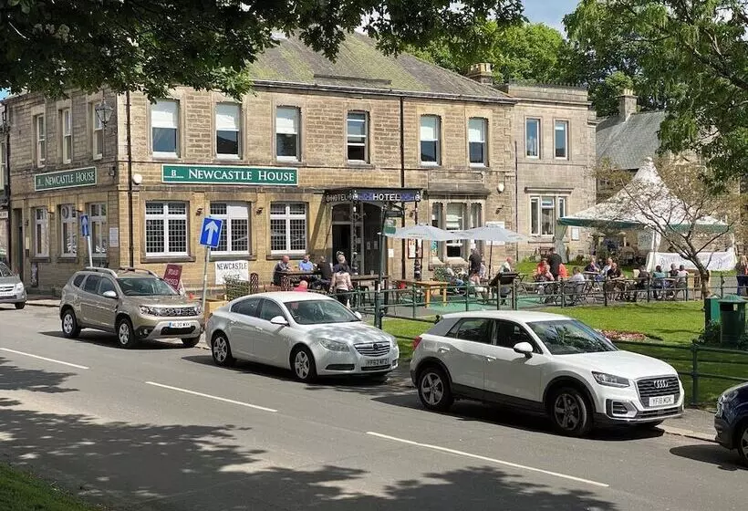 تختخواب و صبحانه Newcastle House