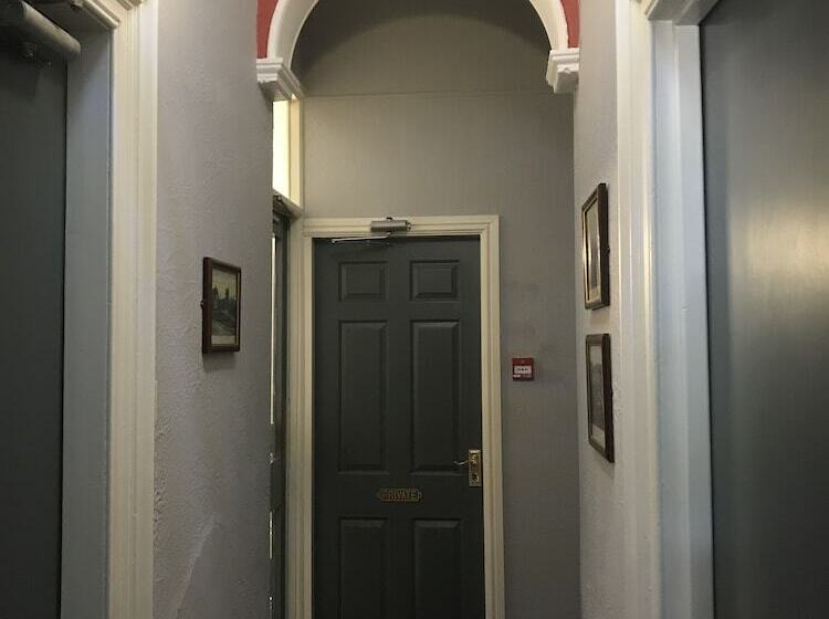 Bed and Breakfast Newcastle House